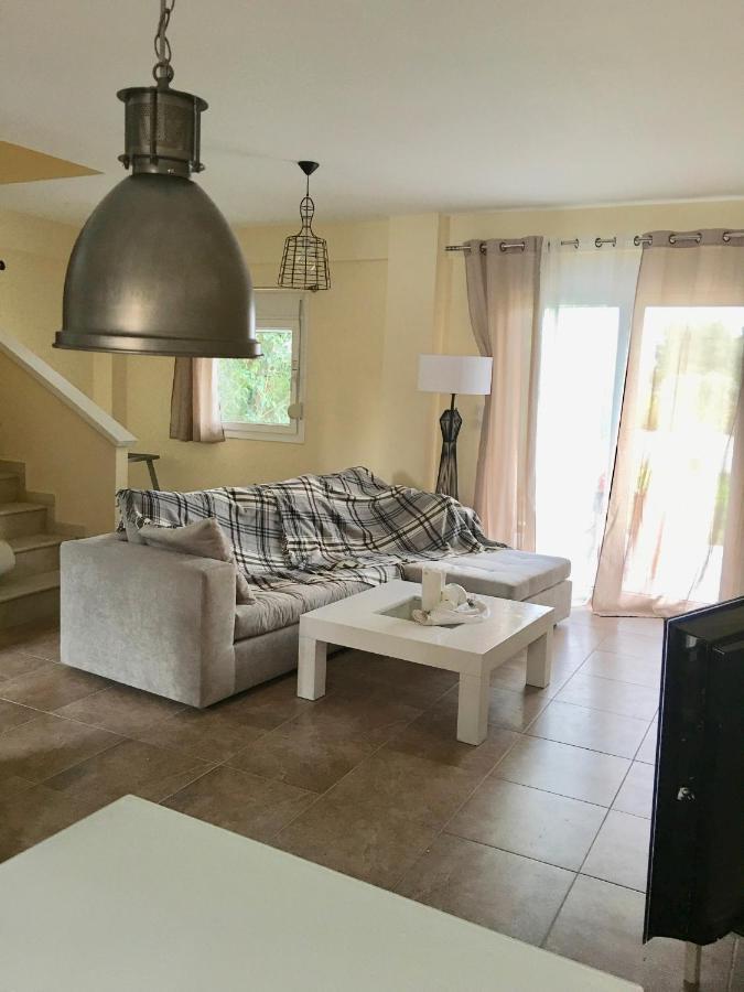 منزل الضيف أفيتوس  في Modern House المظهر الخارجي الصورة