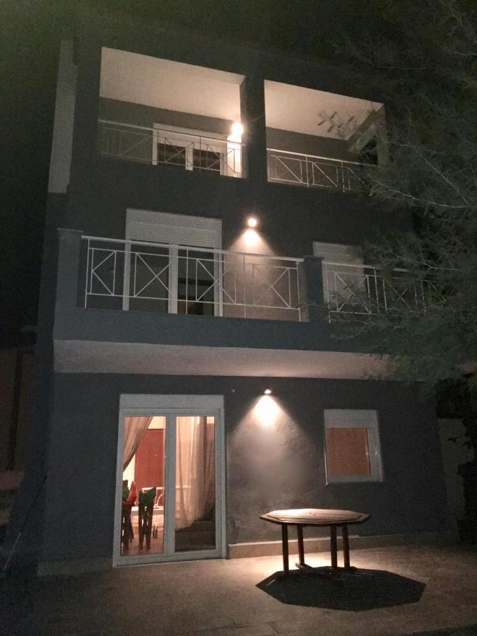 منزل الضيف أفيتوس  في Modern House المظهر الخارجي الصورة